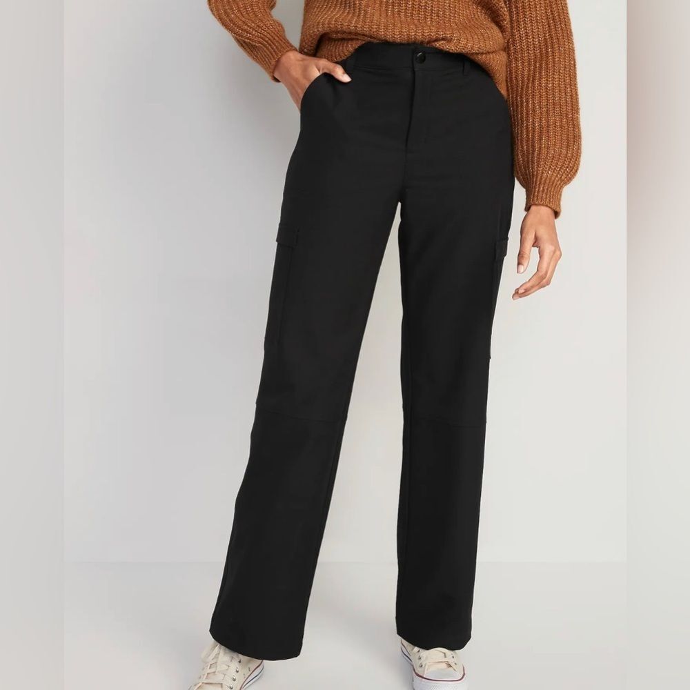 Gap Mid-Rise Straight StretchTech Cargo Pants with pockets NWT